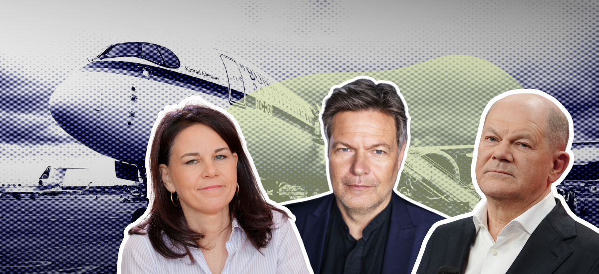 Fotomontage: Annelena Baerbock, Robert Habeck und Olaf Scholz im Vordergrund. Ein Flugzeug im Hintergrund