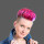 Powerfrau, nicht Mainstream… Undercut und leuchtend pinke Haare