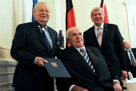 DVAG-Gründer Pohl, Altkanzler Kohl, Ministerpräsident Bouffier (2012)
